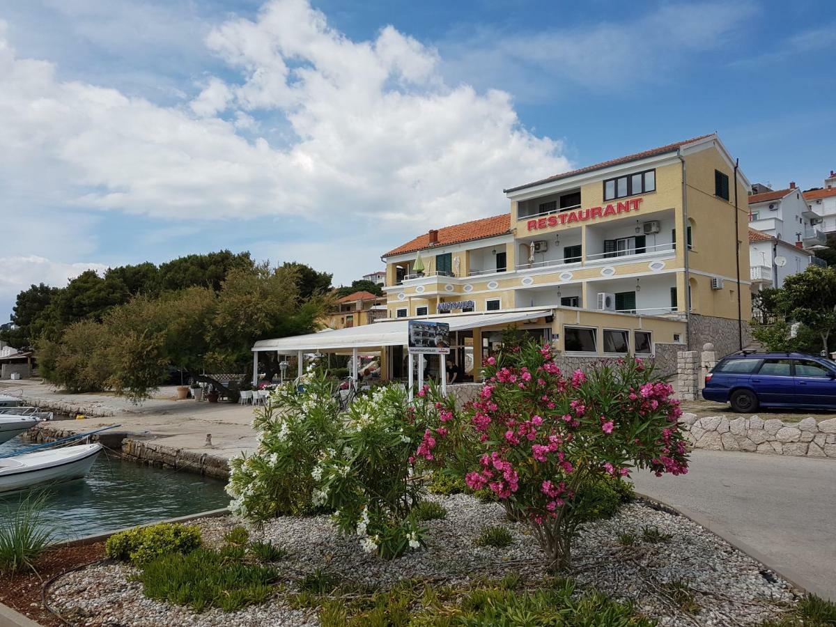 Apartments Antonio Tisno Esterno foto